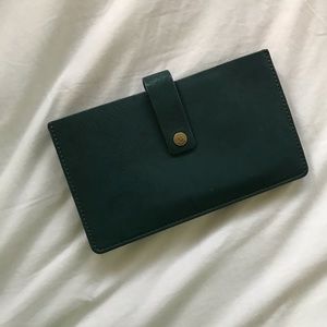 Fossil Clutch